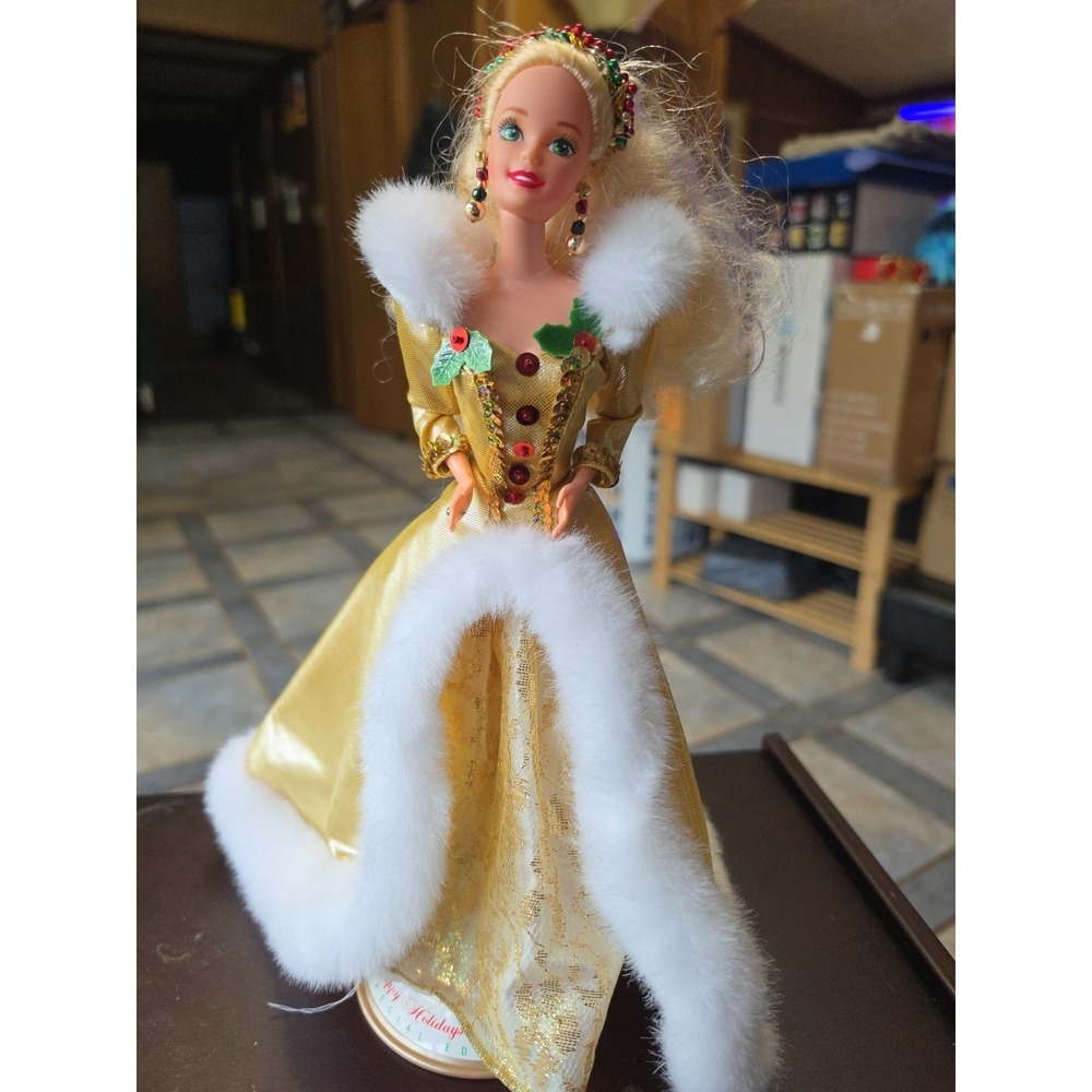 1994‎ VINTAGE HAPPY HOLIDAY BARBIE MATTEL NO BOX